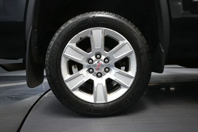 Used 2015 Black GMC SLE image 16