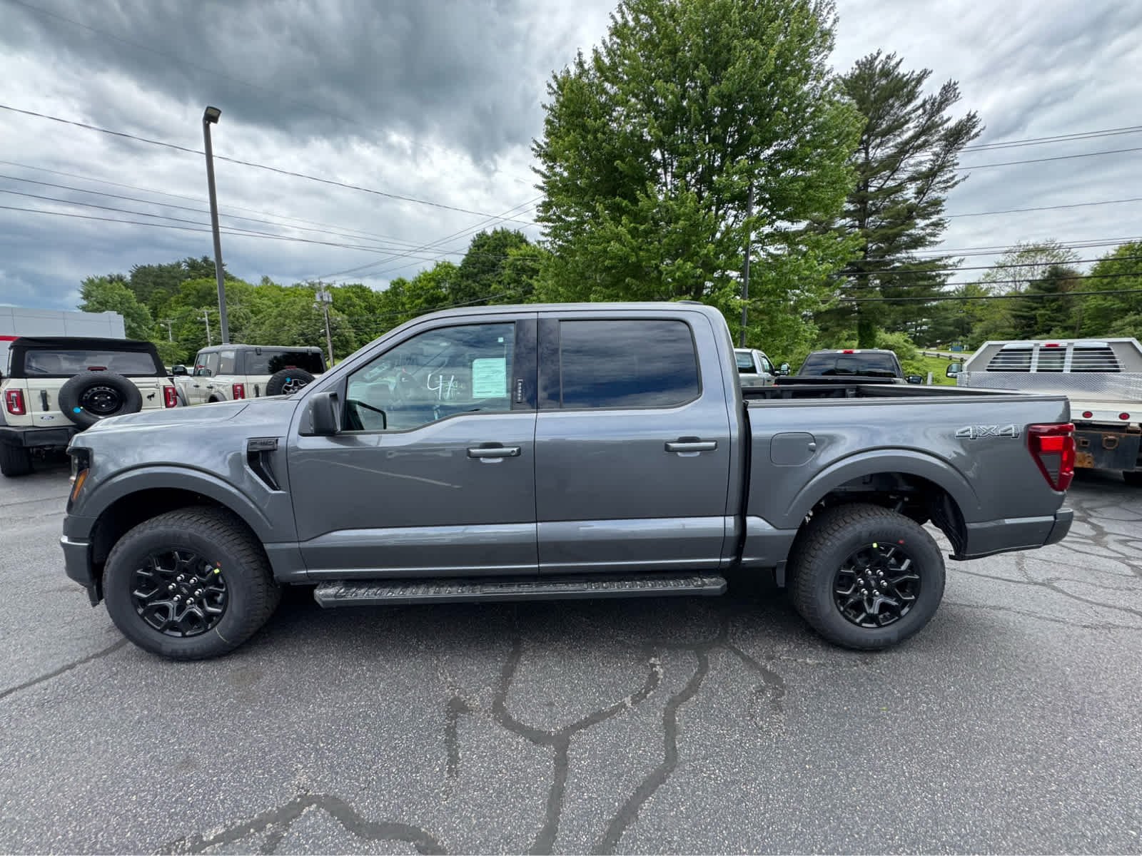 New 2026 Carbonized Gray Metallic Ford XLT image 2