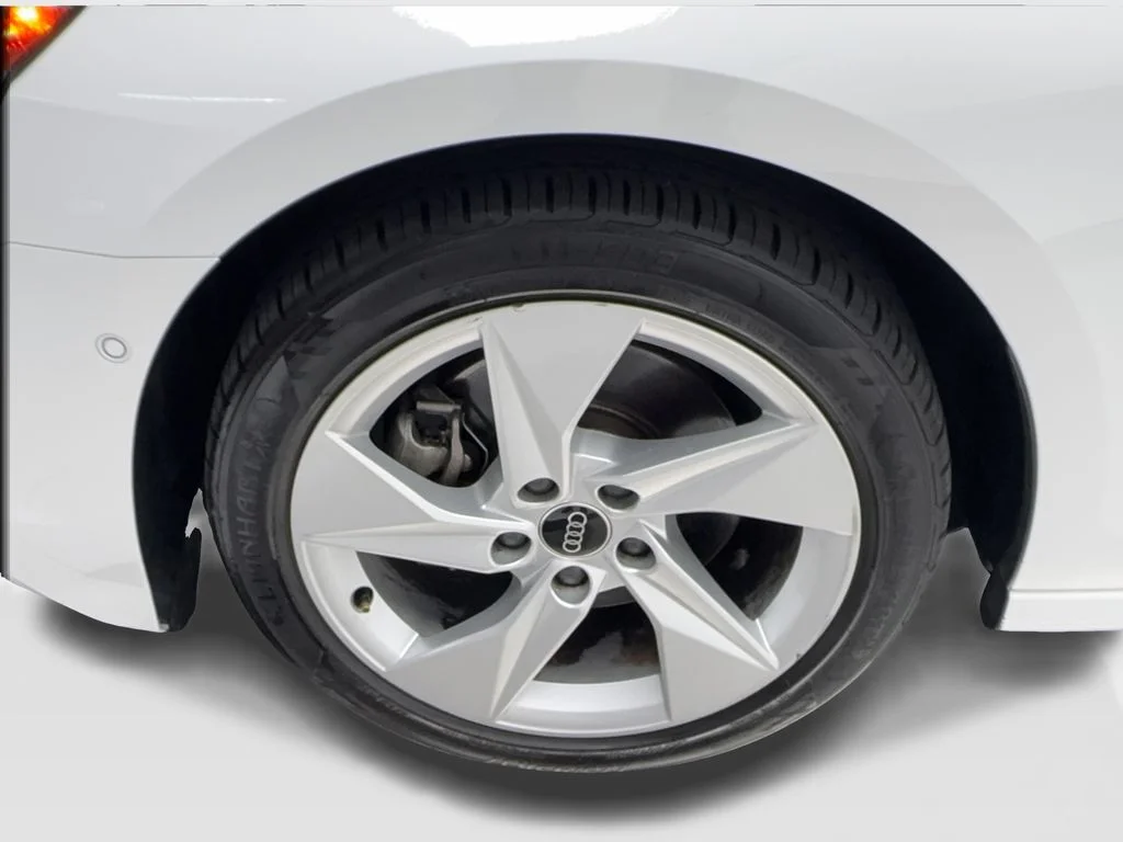 Used 2024 White Audi  image 13