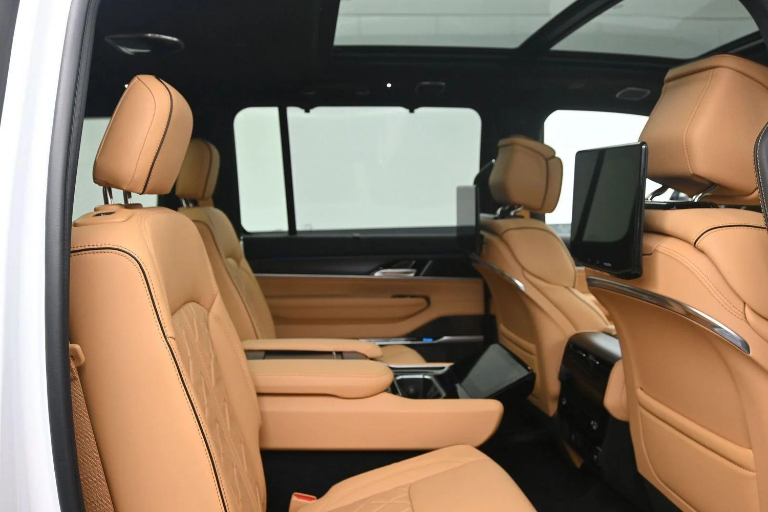 2026 Jeep Grand Wagoneer Summit Reserve - Photo 12