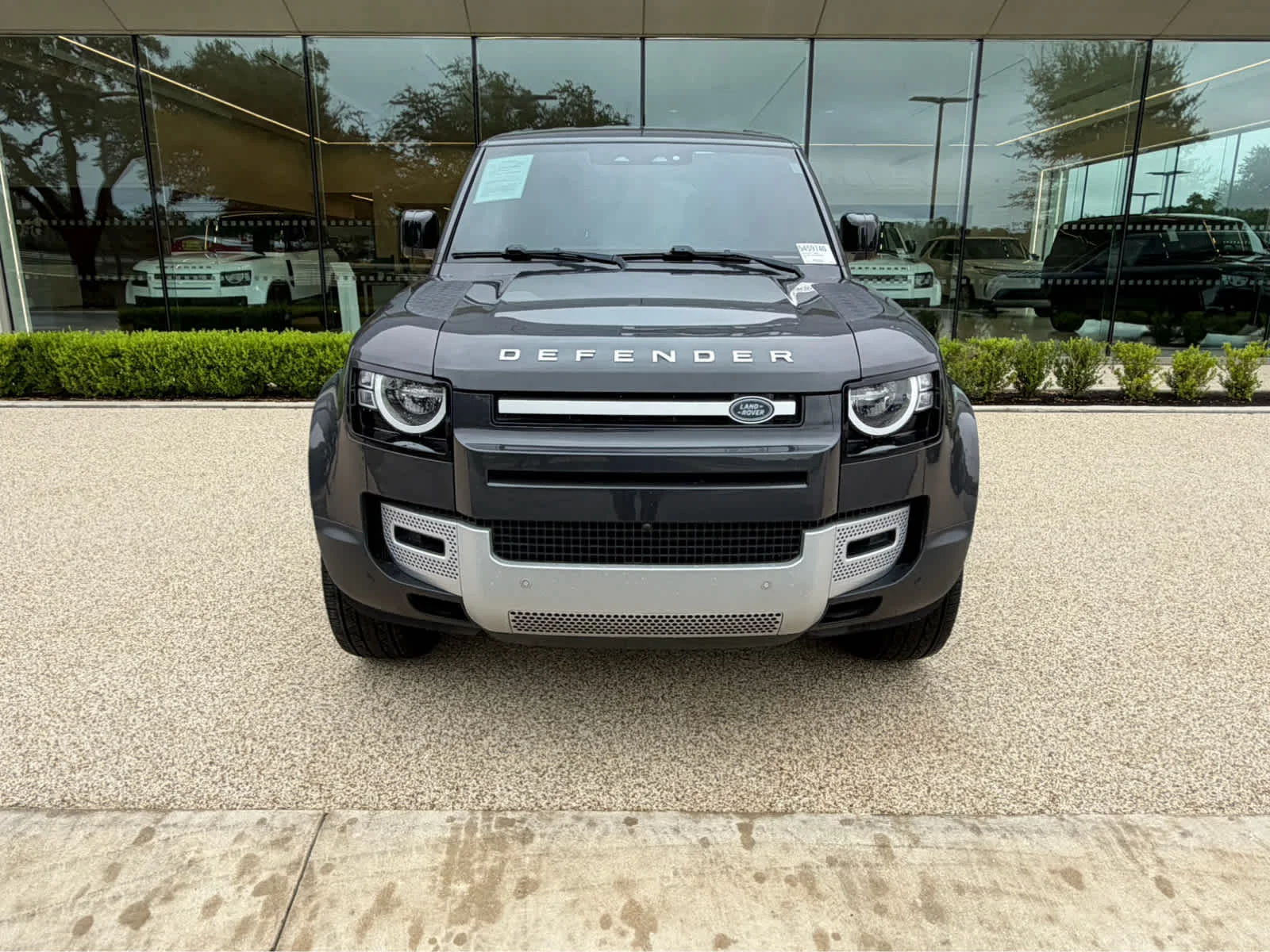 Used 2023 GRY Land Rover  image 2