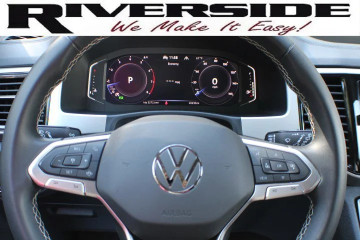 Used 2023 White Volkswagen 3.6L V6 SE w/Technology image 8