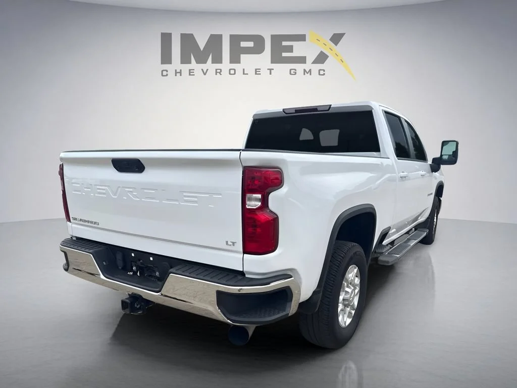 Used 2025 Summit White Chevrolet LT image 4
