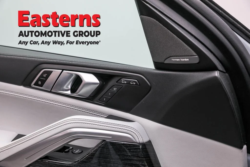 Used 2024 Gray BMW xDrive40i image 22