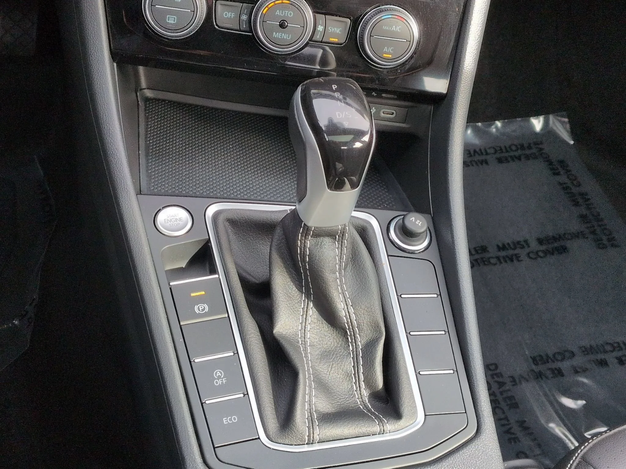Used 2024 Deep Black Pearl Volkswagen SE w/Sunroof image 23