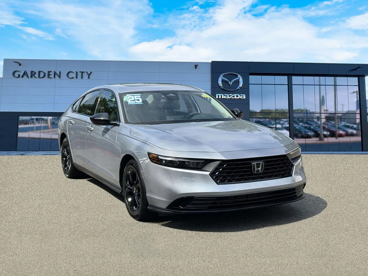 Used 2025 Solar Silver Metallic Honda SE image 1