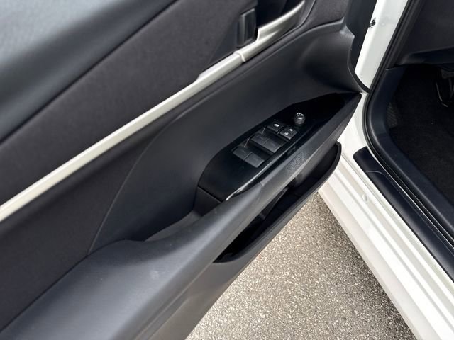 2025 Toyota Camry LE - Photo 11