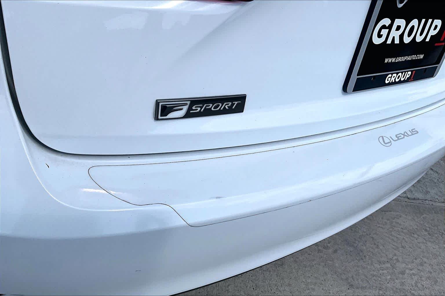 Used 2016 Ultra White Lexus  image 9