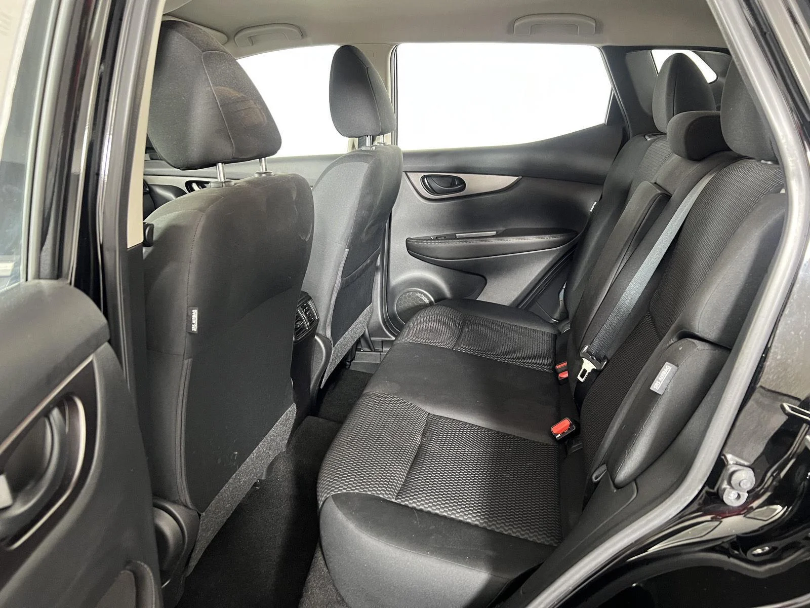 Used 2021 Magnetic Black Pearl Nissan S image 5