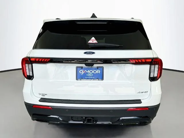 New 2026 Star White Metallic Tri-Coat Ford ST-Line image 41