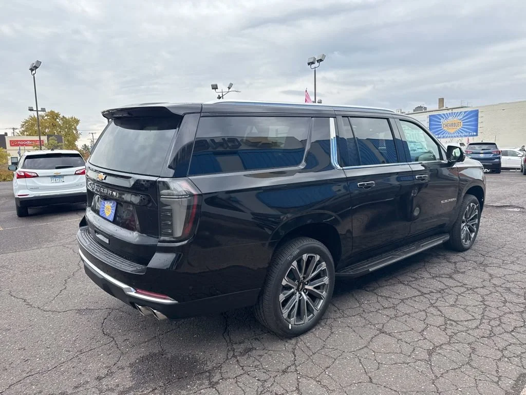 2026 Chevrolet Suburban High Country - Photo 6