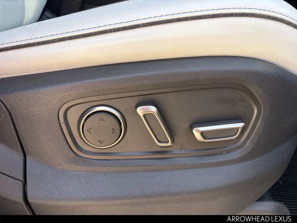Used 2023  Rivian Adventure image 32