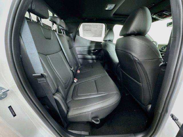 New 2027 White Hyundai SEL Activity FWD image 42