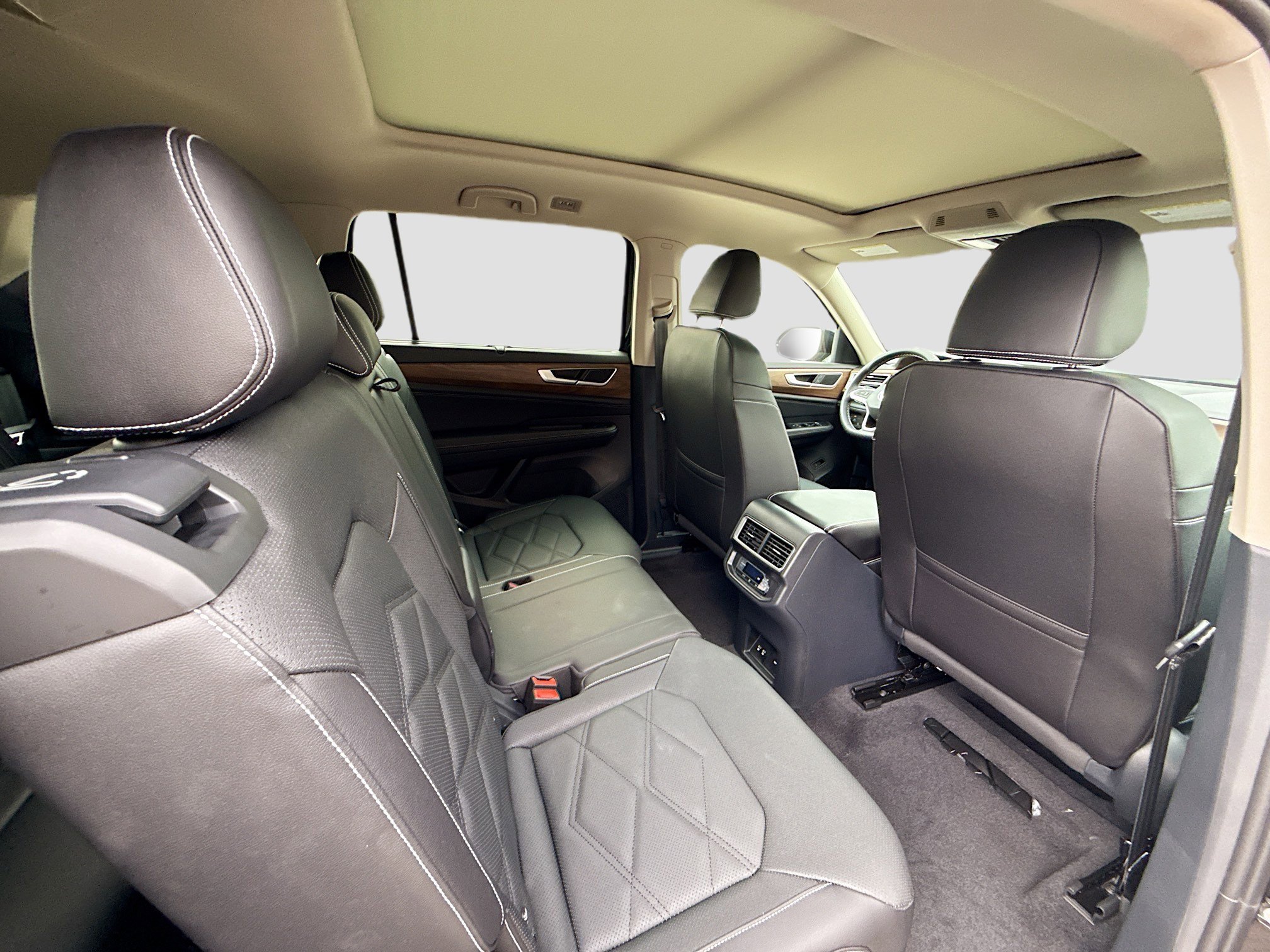 2026 Volkswagen Atlas SE w/Tech - Photo 22