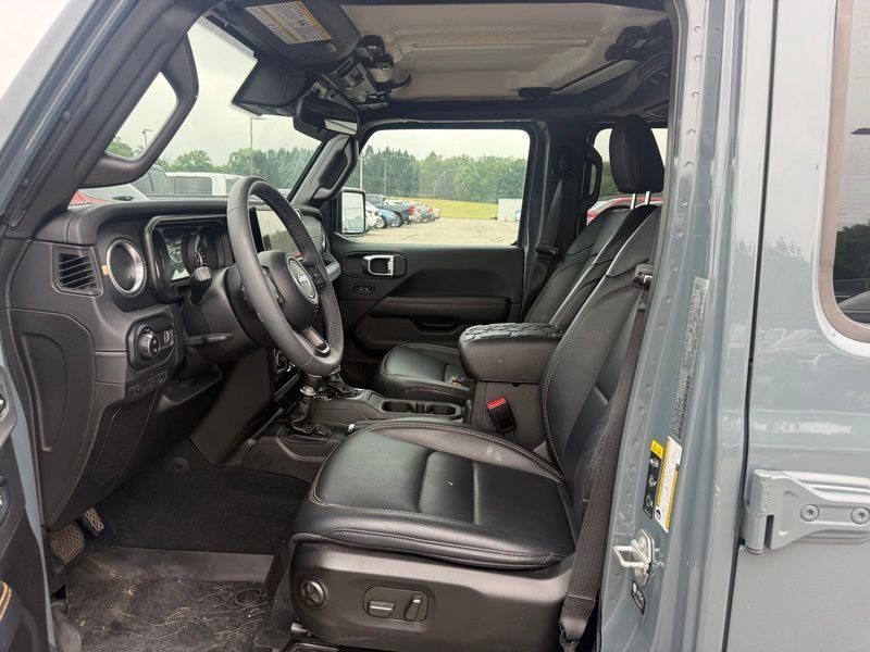 Used 2025 Gray Jeep High Tide image 10