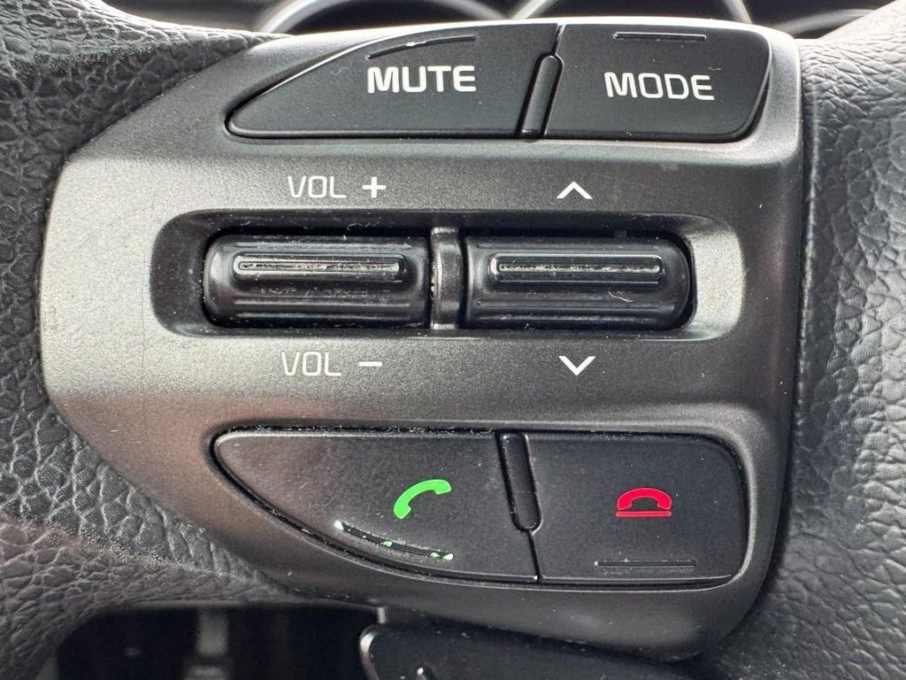 Used 2014 White Kia LX image 16