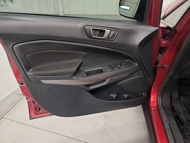 Used 2020 Red Ford SE image 22