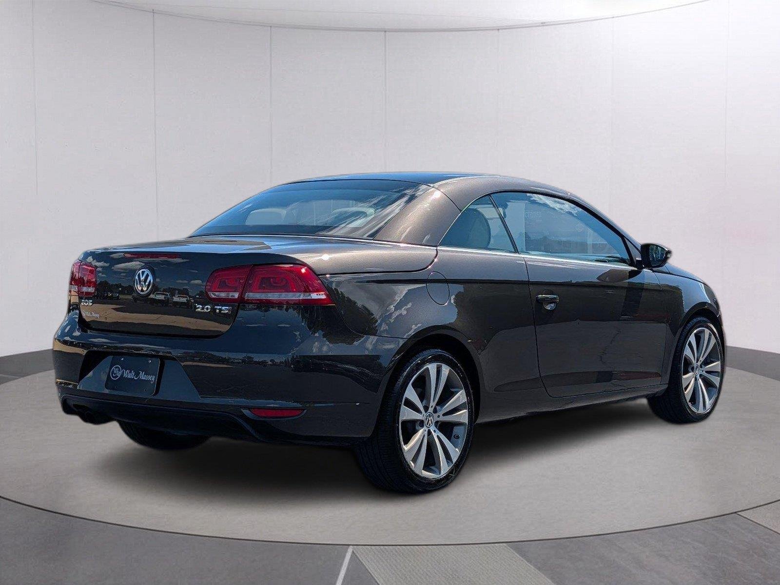 Used 2013 Black Oak Brown Metallic Volkswagen Lux image 5