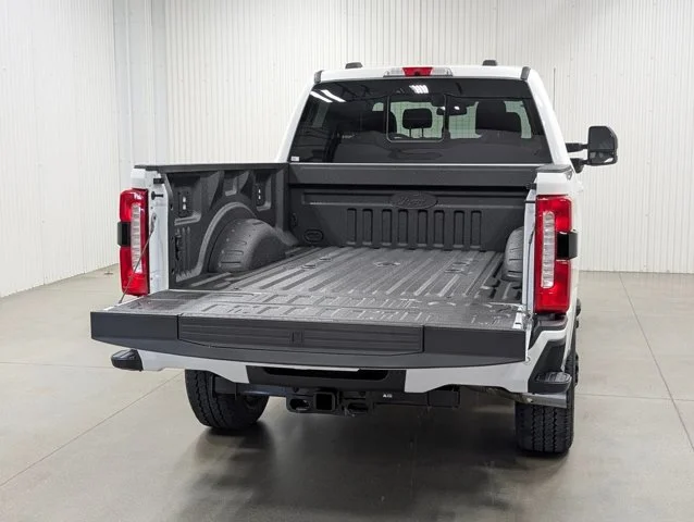 New 2026 Star White Metallic Tri-Coat Ford F-250® Lariat® image 68