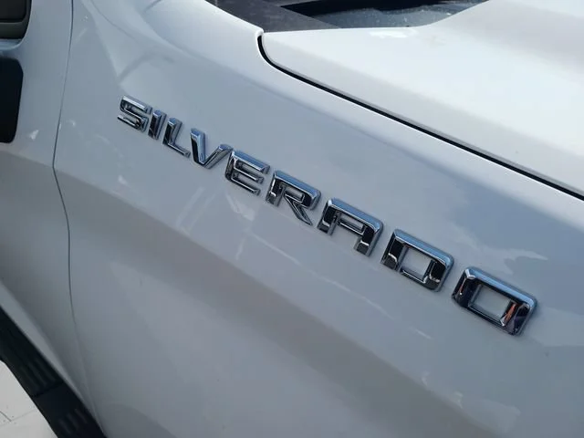 New 2026 Summit White Chevrolet RST image 31