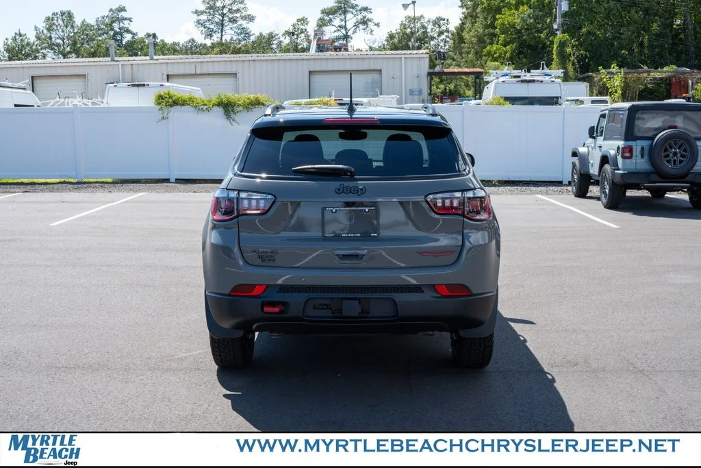 New 2026 Sting-Gray Clear-Coat Exterior Paint Jeep Trailhawk image 5