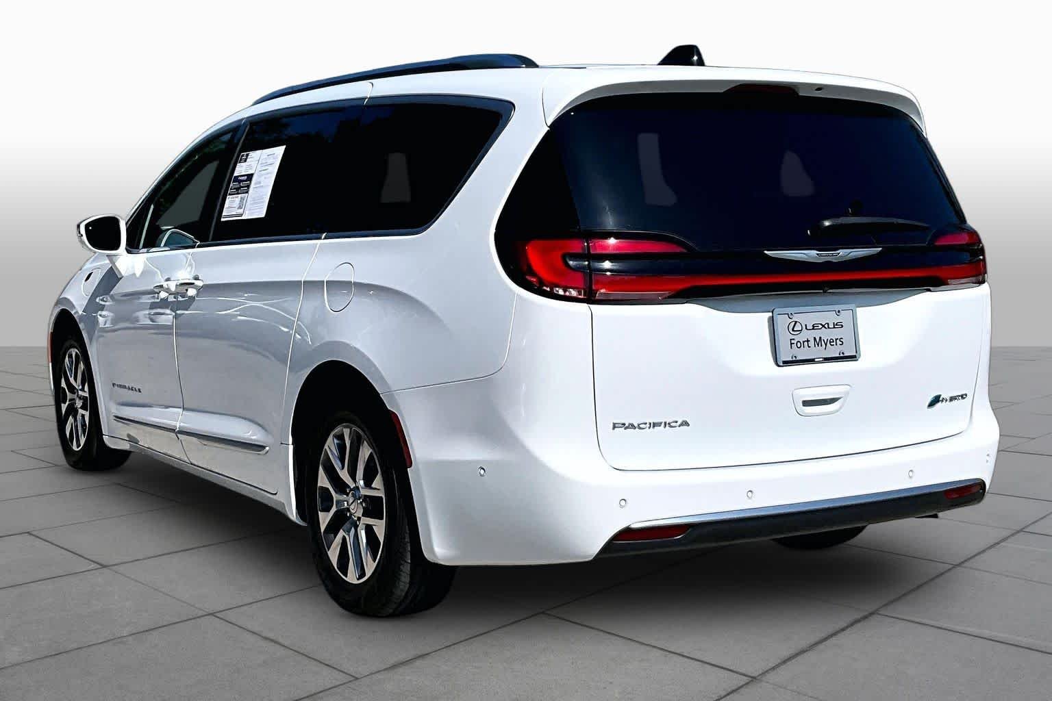 Used 2024 Bright White Clearcoat Chrysler Hybrid Pinnacle image 12