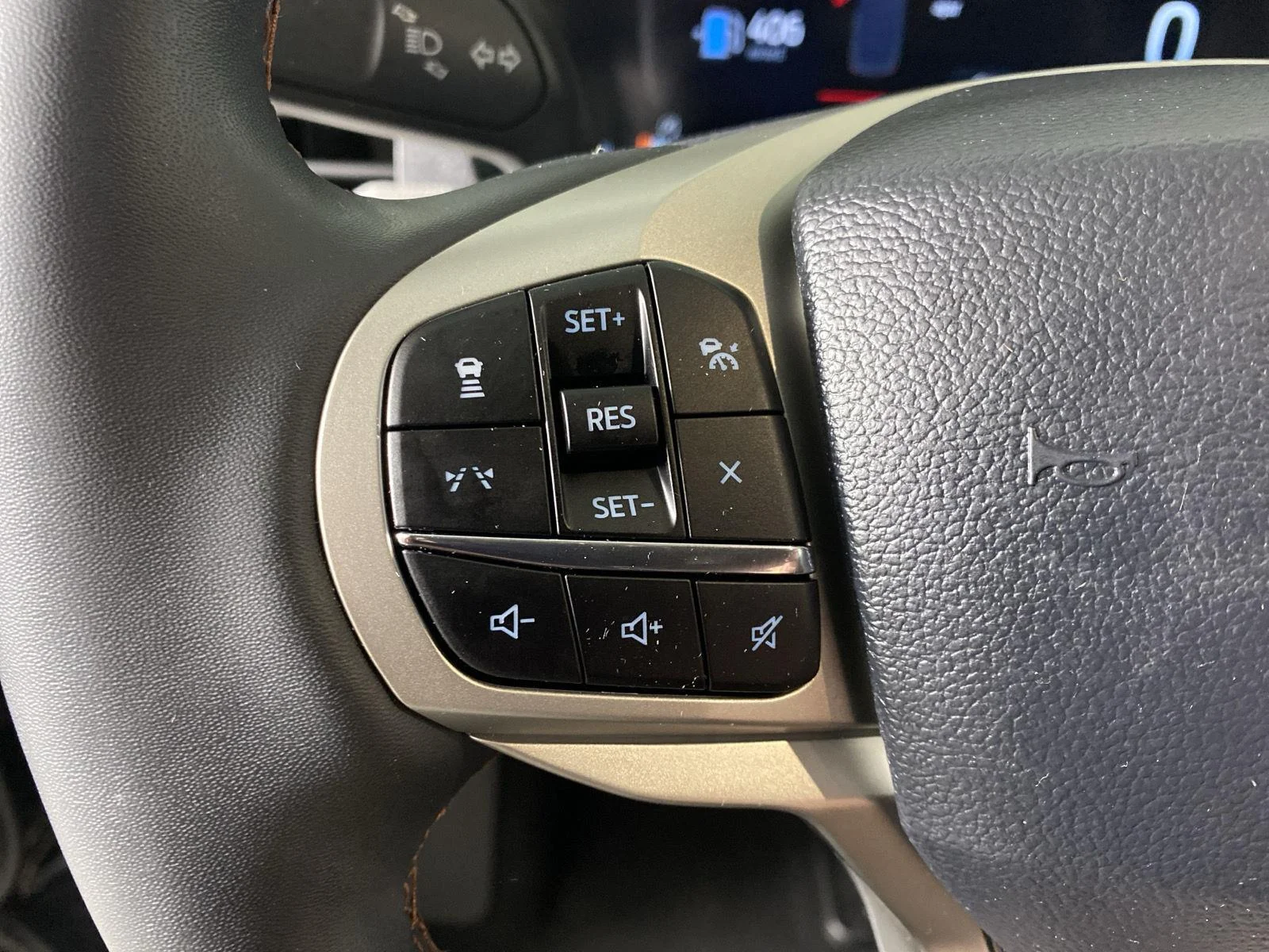 Used 2026 Agate Black Ford Active image 15