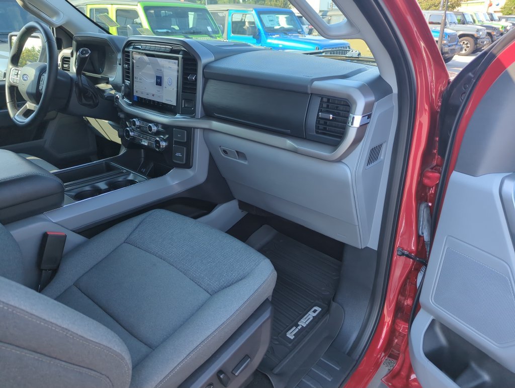 Used 2024 Red Ford XLT image 34