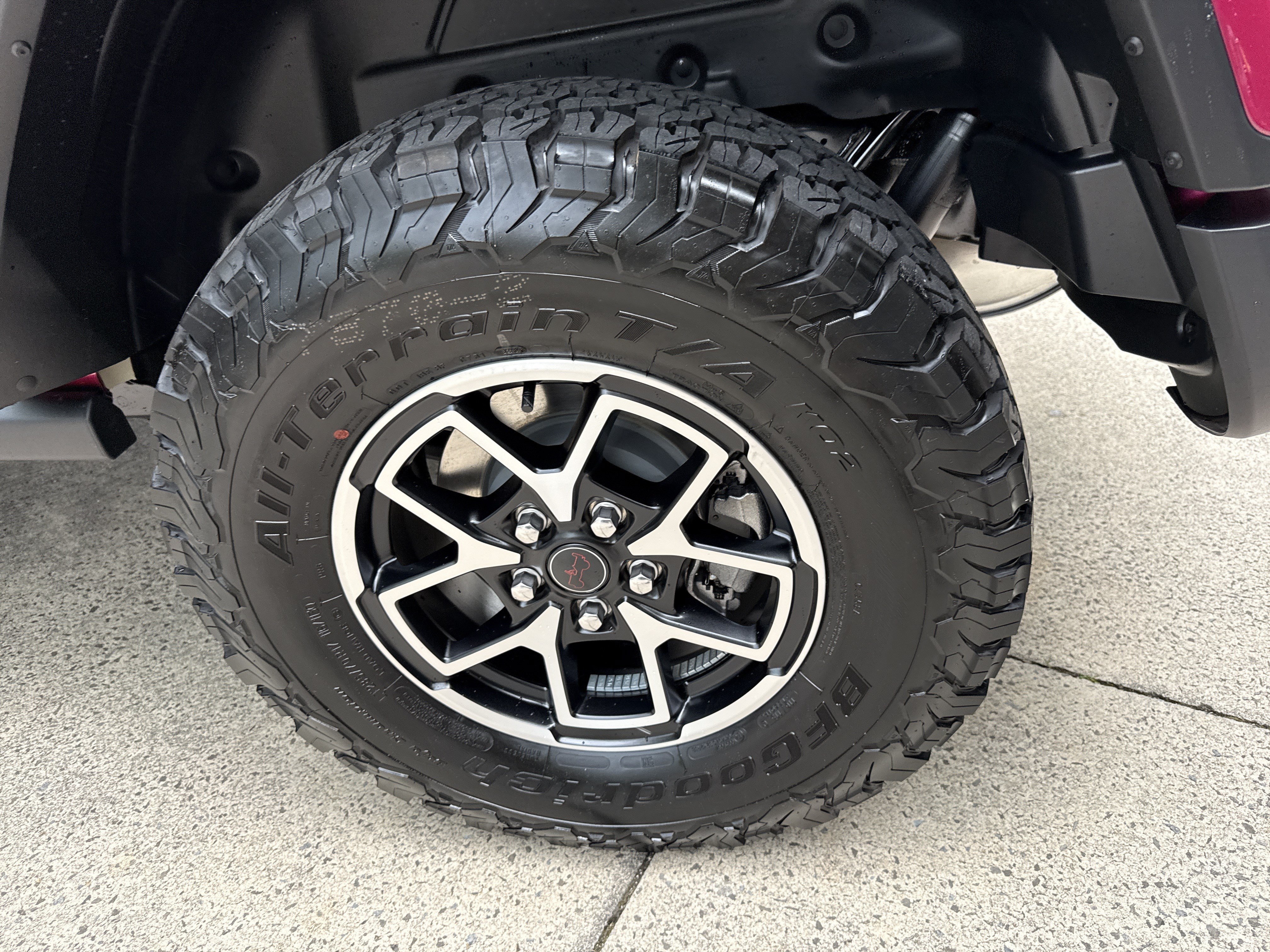 New 2026 Tuscadero Pearlcoat Jeep Rubicon image 22