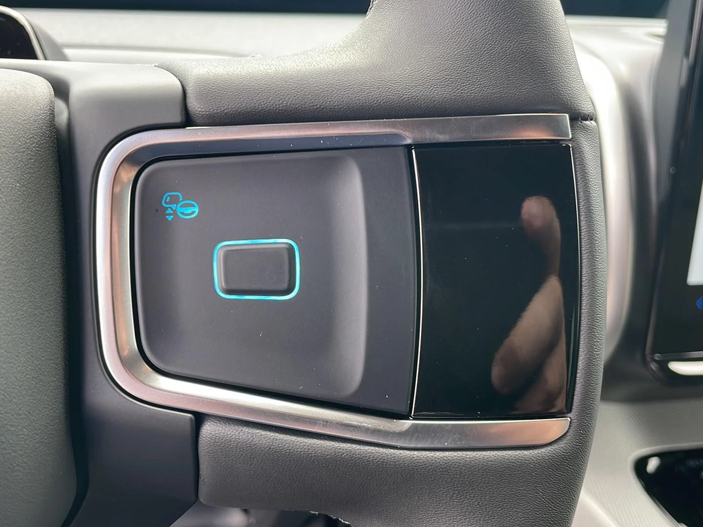 New 2027 Agate Black Metallic Ford Active image 15