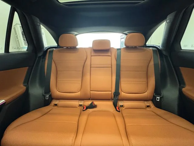New 2027 Silver Mercedes-Benz GLC 300 image 6