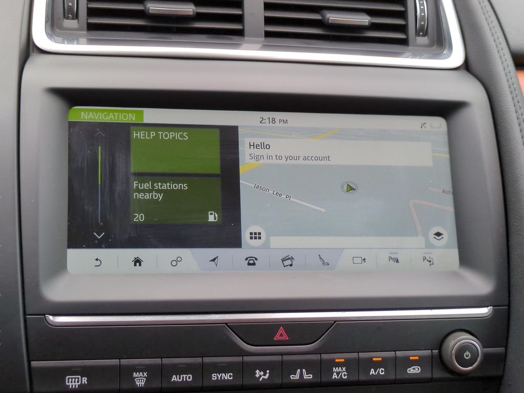 Used 2020  Jaguar SE image 20
