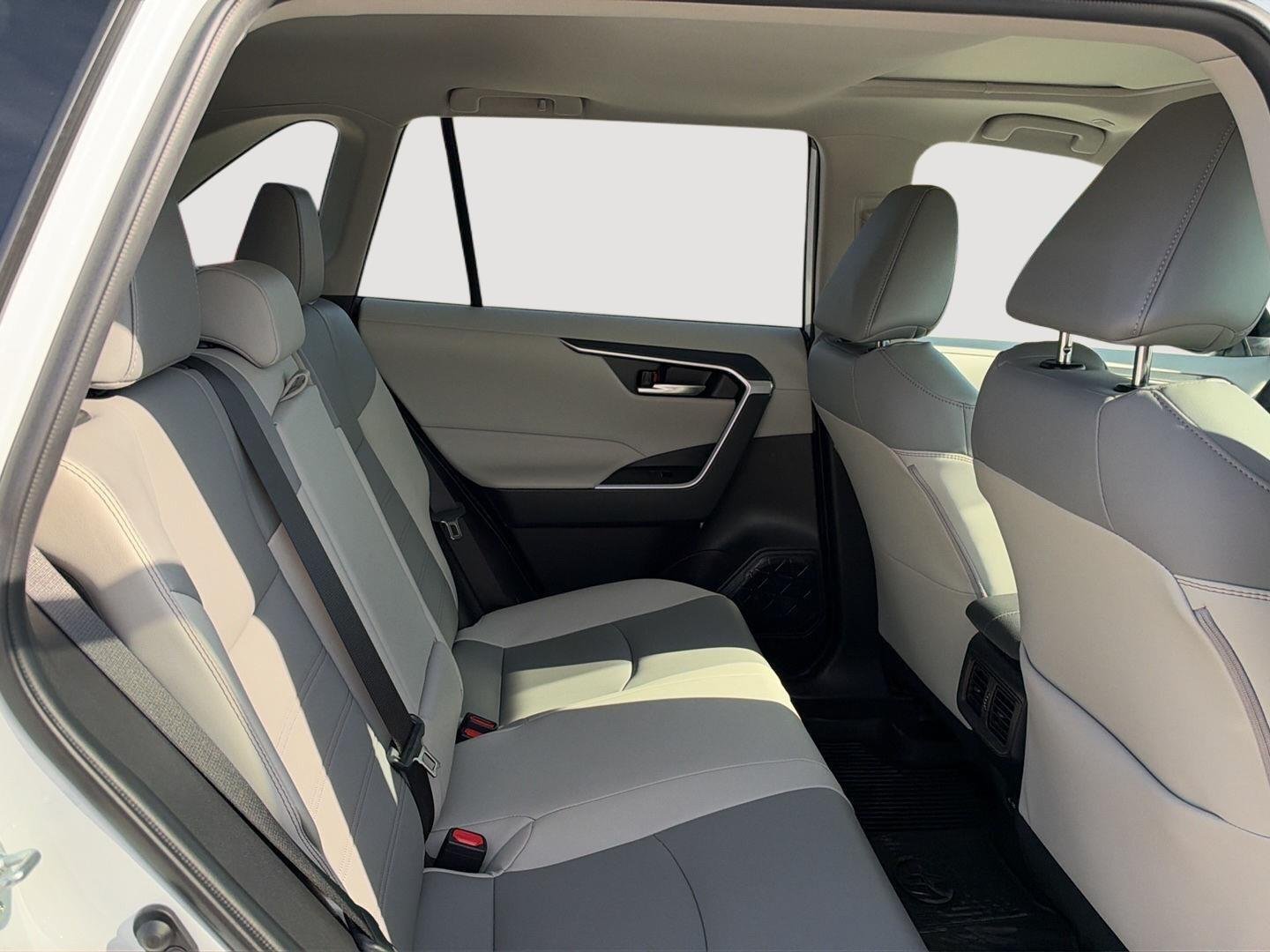 Used 2025 Wind Chill Pearl Toyota XLE Premium image 19