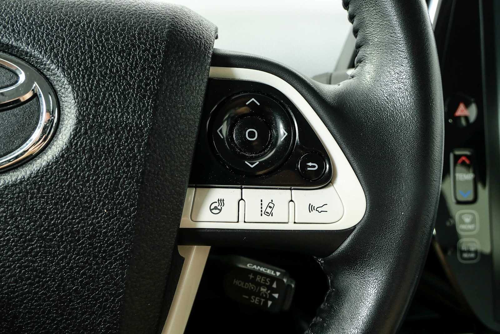 Used 2017 Blizzard Pearl Toyota Advanced image 10