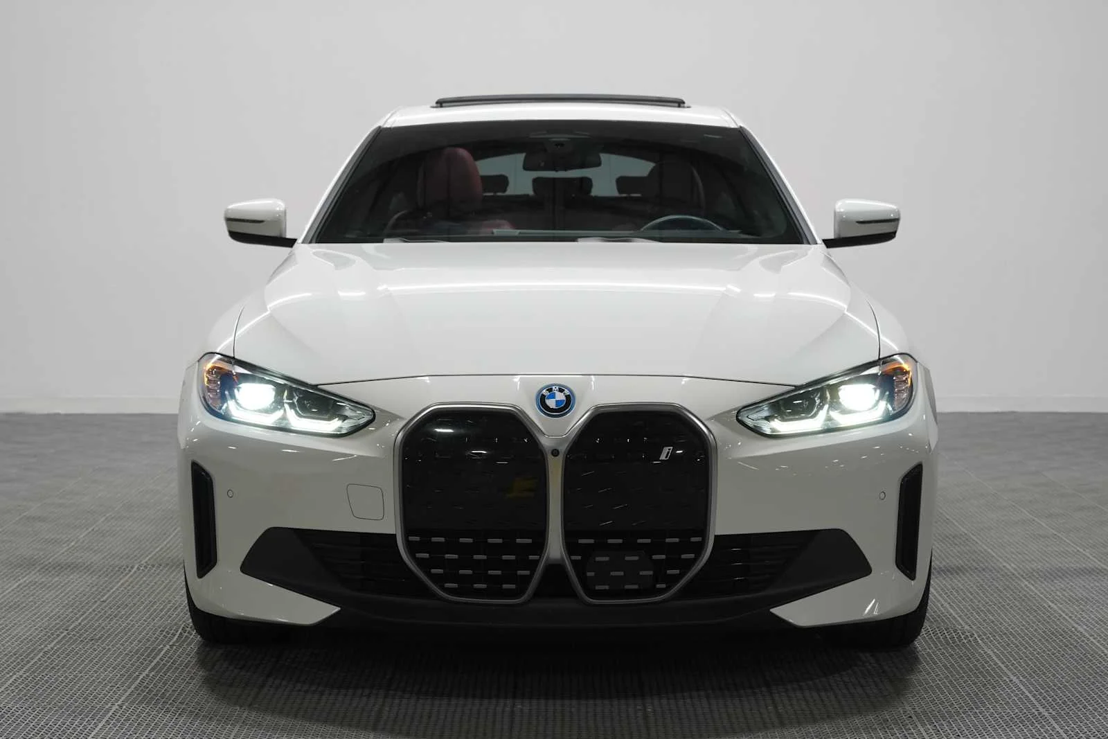 Certified Used 2024 Alpine White BMW eDrive35 image 2