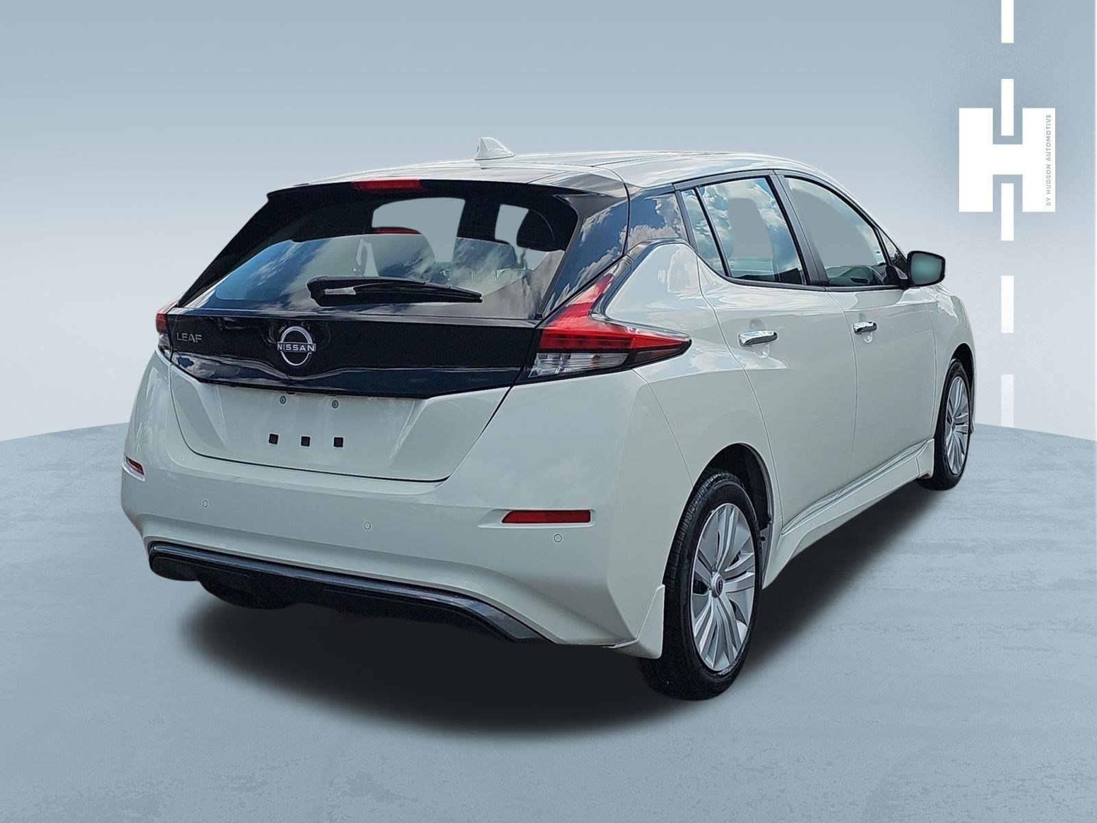 Used 2025 Glacier White Nissan S image 3