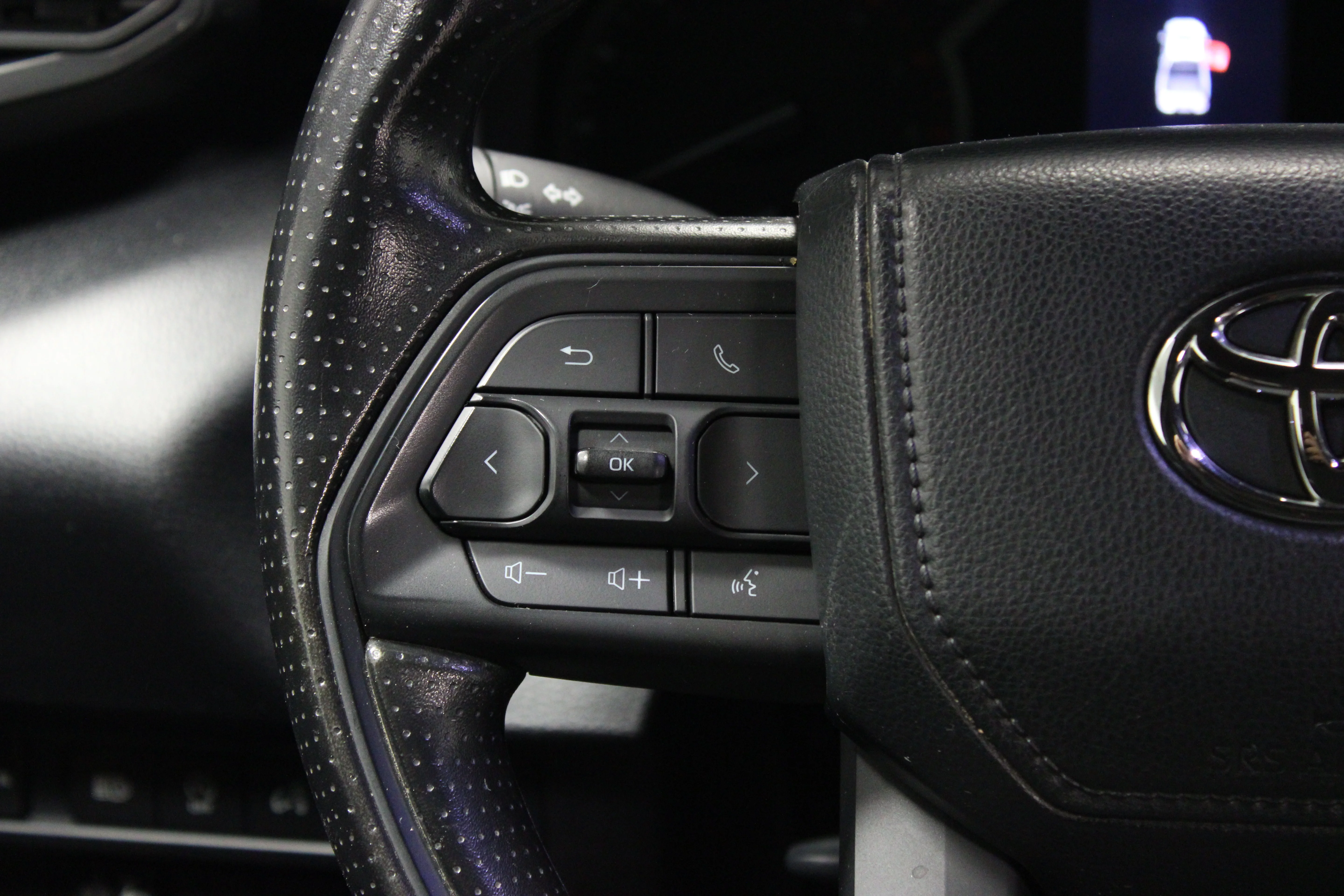 Used 2025 Midnight Black Metallic Toyota SR image 20