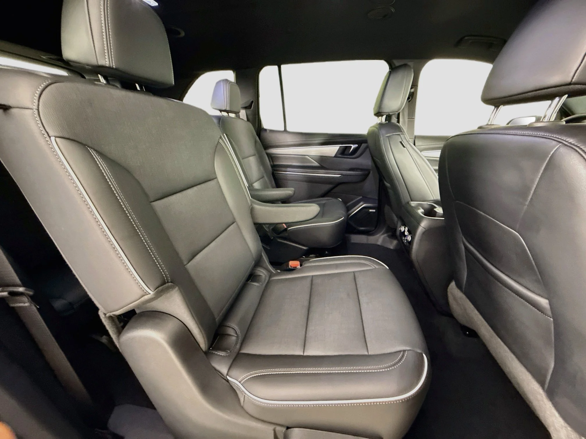 Used 2025 Ebony Twilight Metallic Buick Preferred image 30