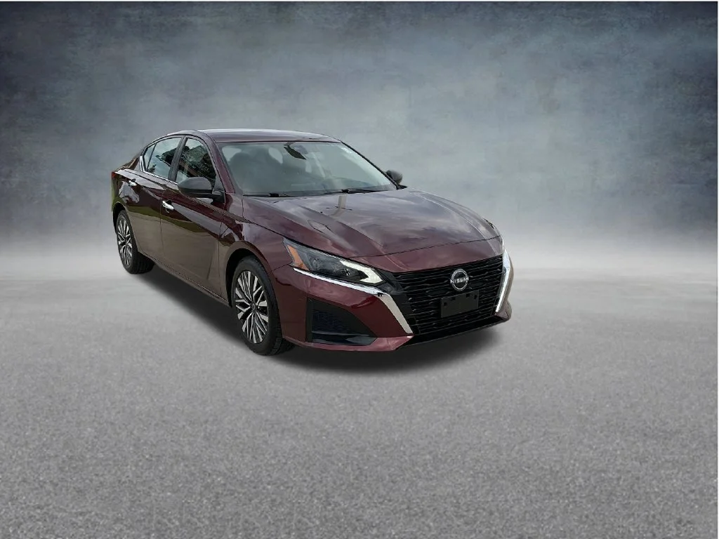 Used 2024 Red Nissan 2.5 SV image 1