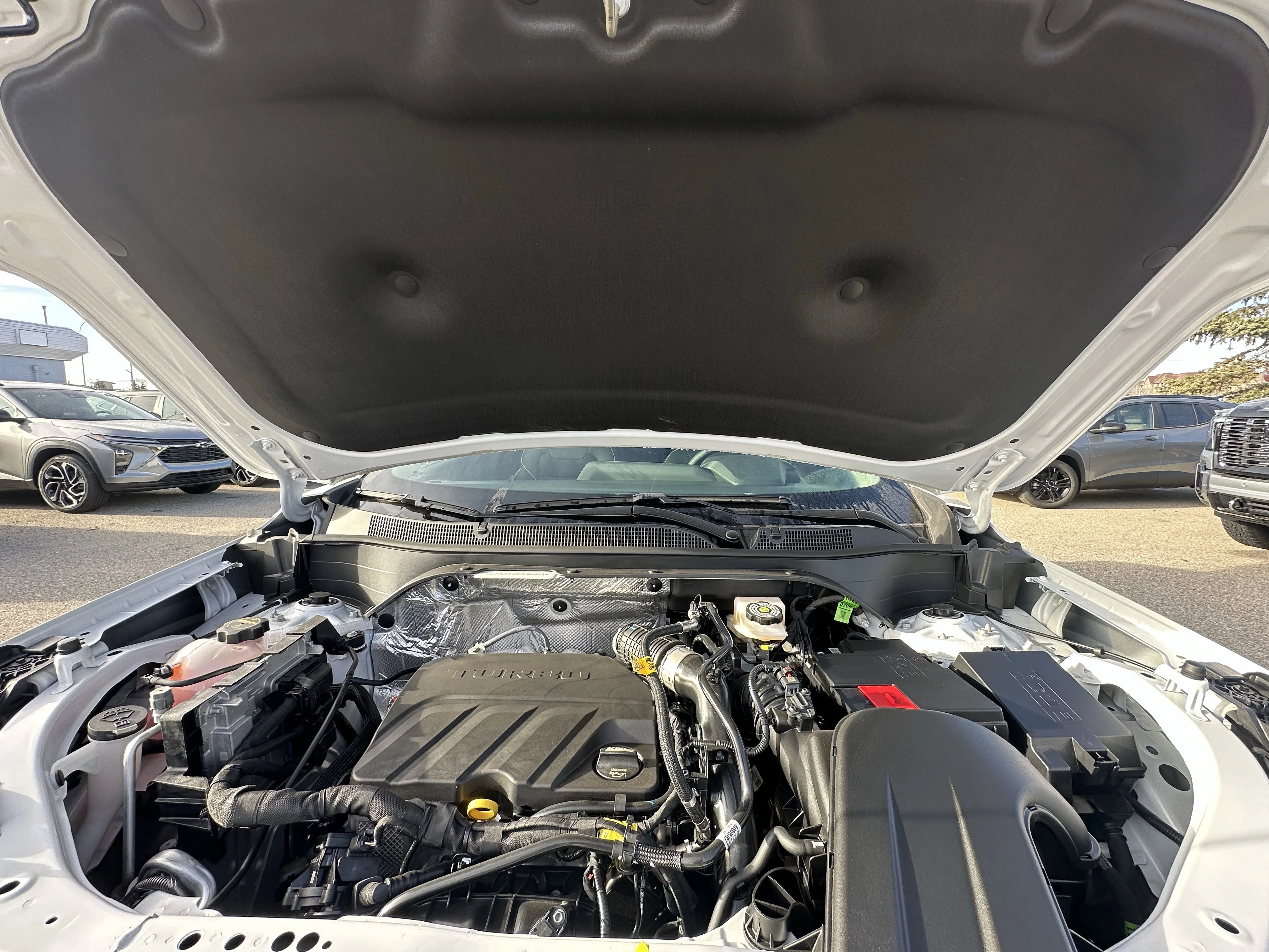 New 2026 Summit White Chevrolet ACTIV image 9
