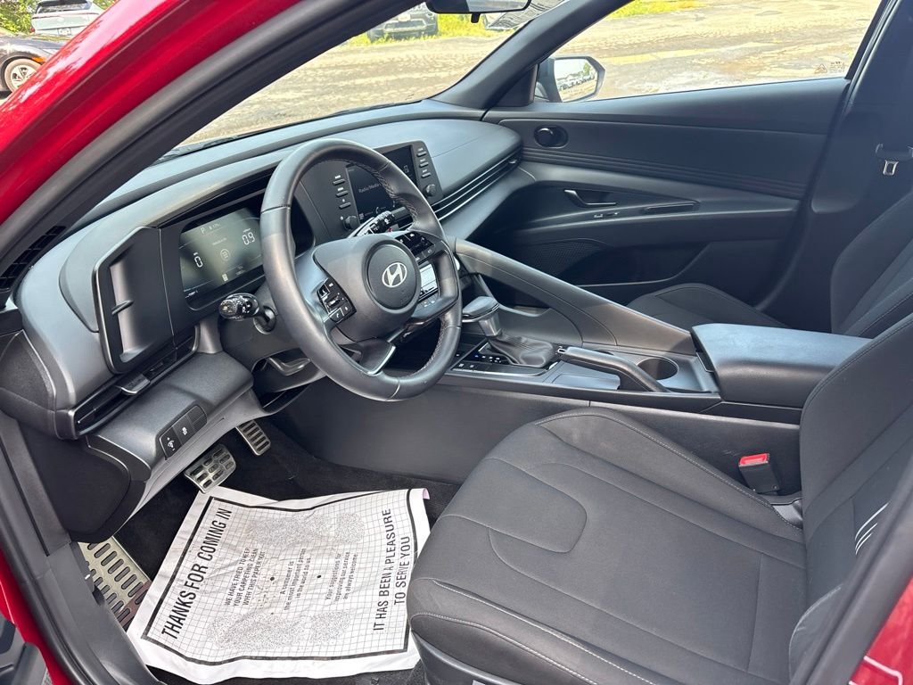 Used 2025 Red Hyundai SEL Sport image 10