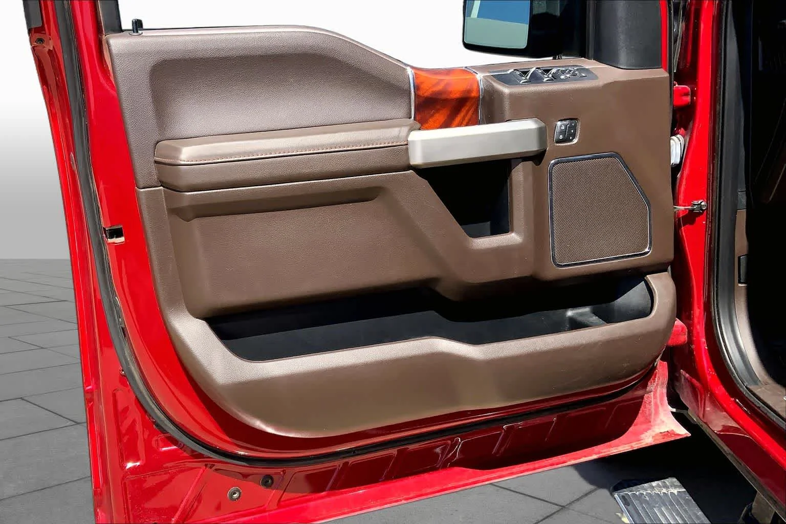 Used 2020 Rapid Red Metallic Tinted Clearcoat/Stone Gray Ford King Ranch image 21