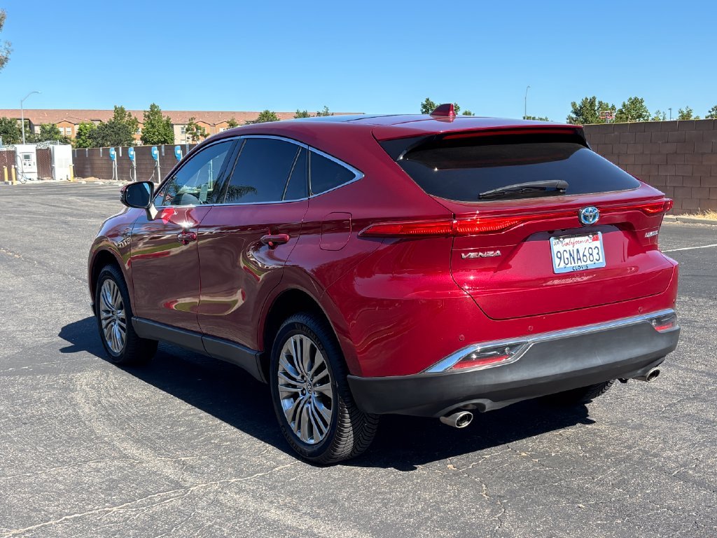 2023 Toyota Venza Limited - Photo 7