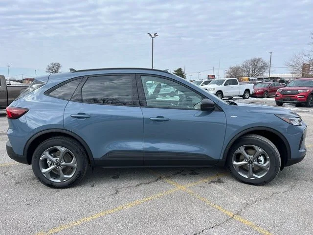 Used 2026 Vapor Blue Metallic Ford ST-Line image 8