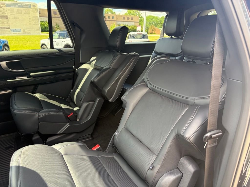 New 2027 Agate Black Metallic Ford MAX Platinum image 17