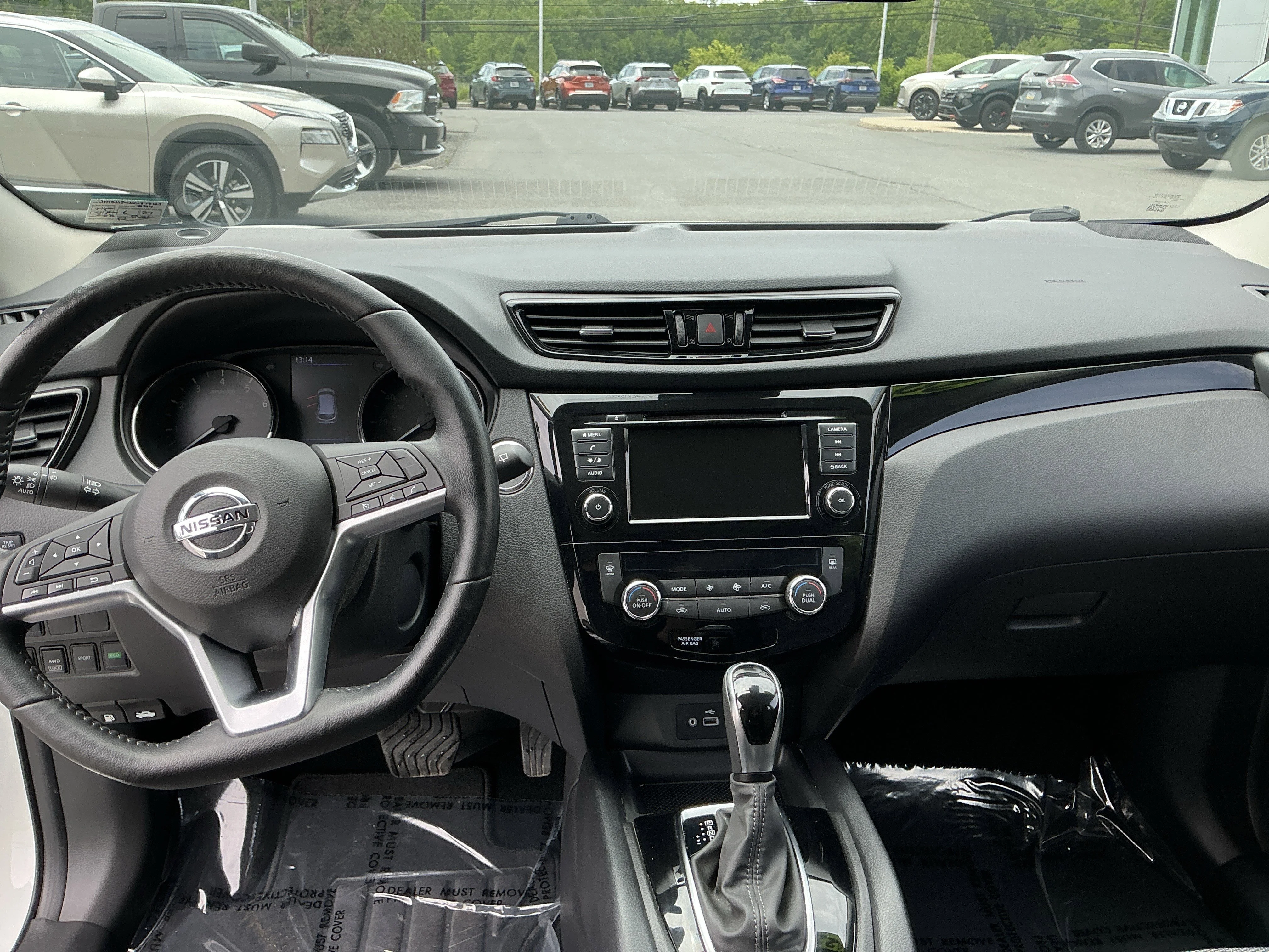 Used 2022 Pearl White Tricoat Nissan SV image 11