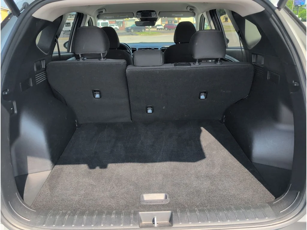 Used 2024 SILVER Hyundai SEL AWD image 34