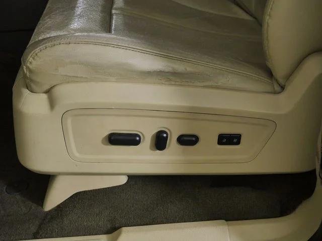 Used 2015 Brown Lincoln Base image 24