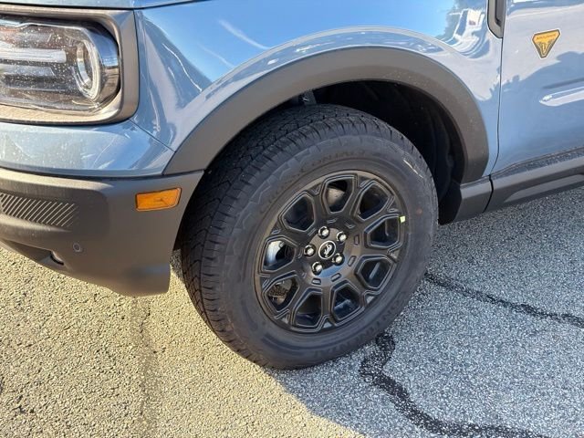 New 2026 Azure Gray Metallic Tri-Coat Ford Badlands® image 6