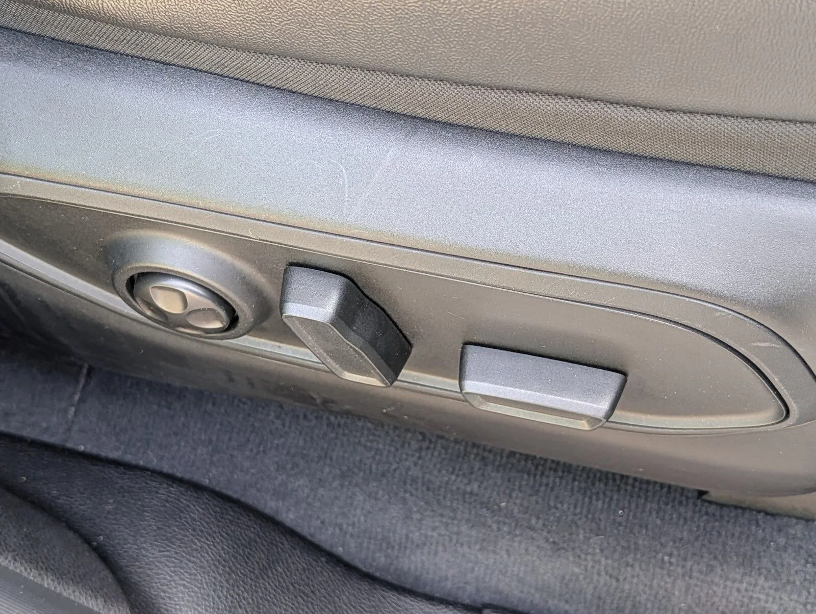 Used 2022 White Jeep 4xe image 28